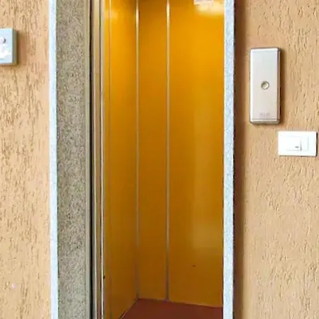 Bella Vista - By Ligooria Daire *